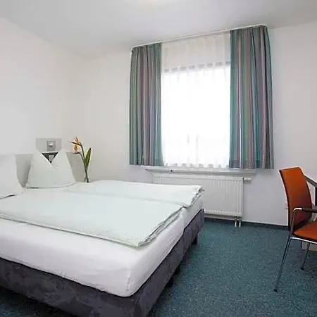 Koeln-deutz Hostel *
